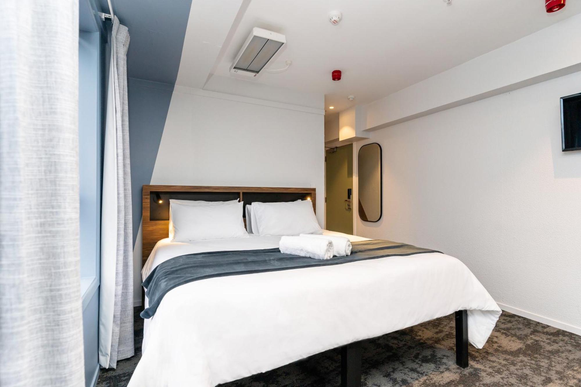 Haka House Wellington Vandrehjem Eksteriør billede A room at the hotel