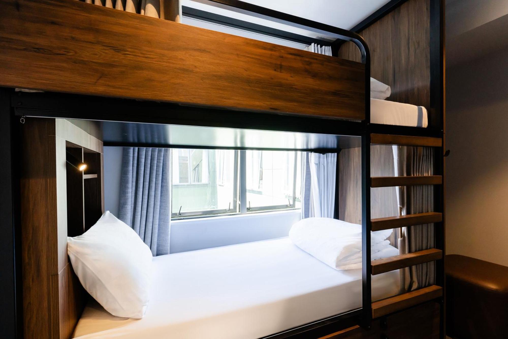 Haka House Wellington Vandrehjem Eksteriør billede A bunk bed