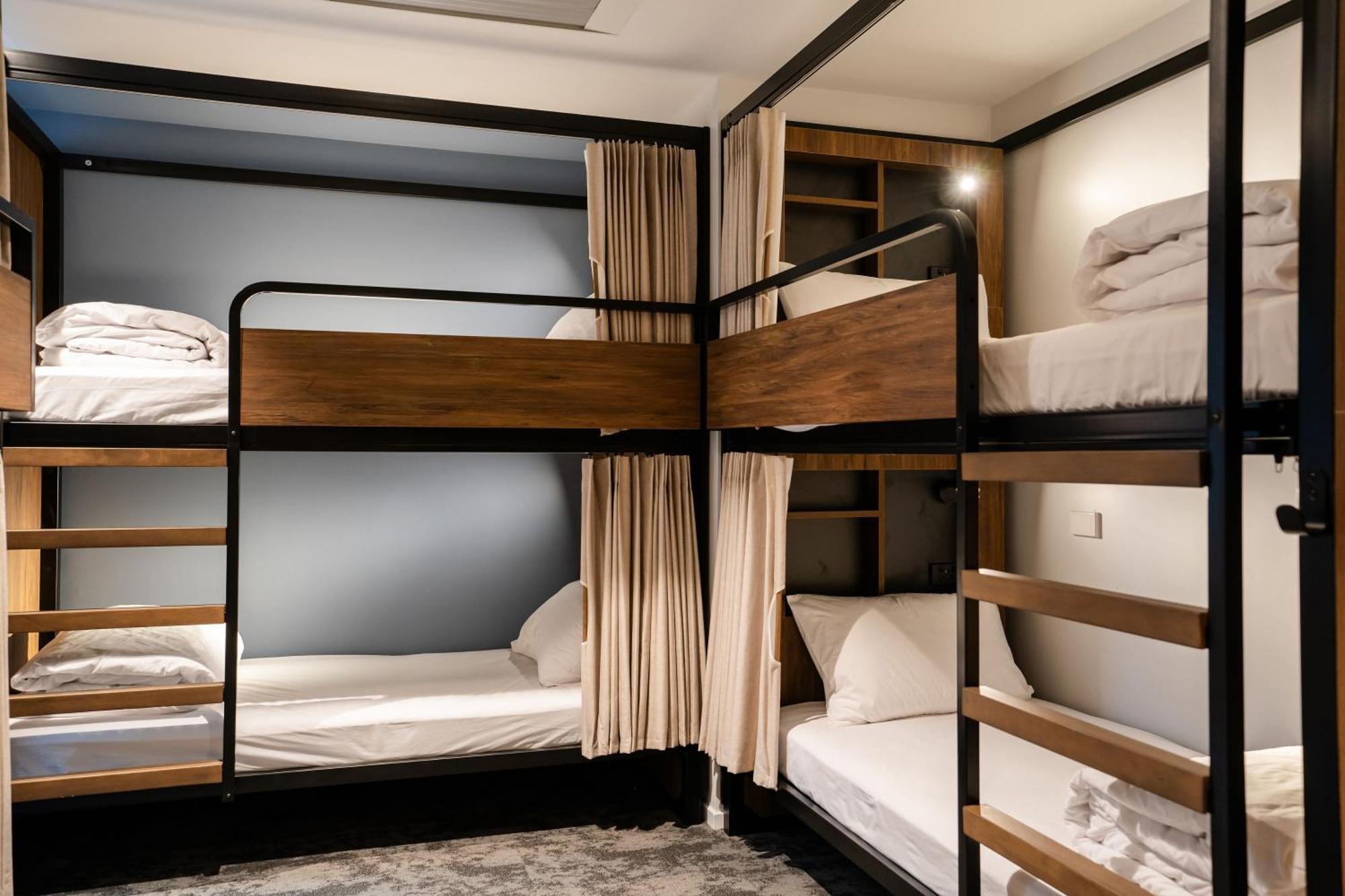 Haka House Wellington Vandrehjem Værelse billede A capsule hotel in Tokyo