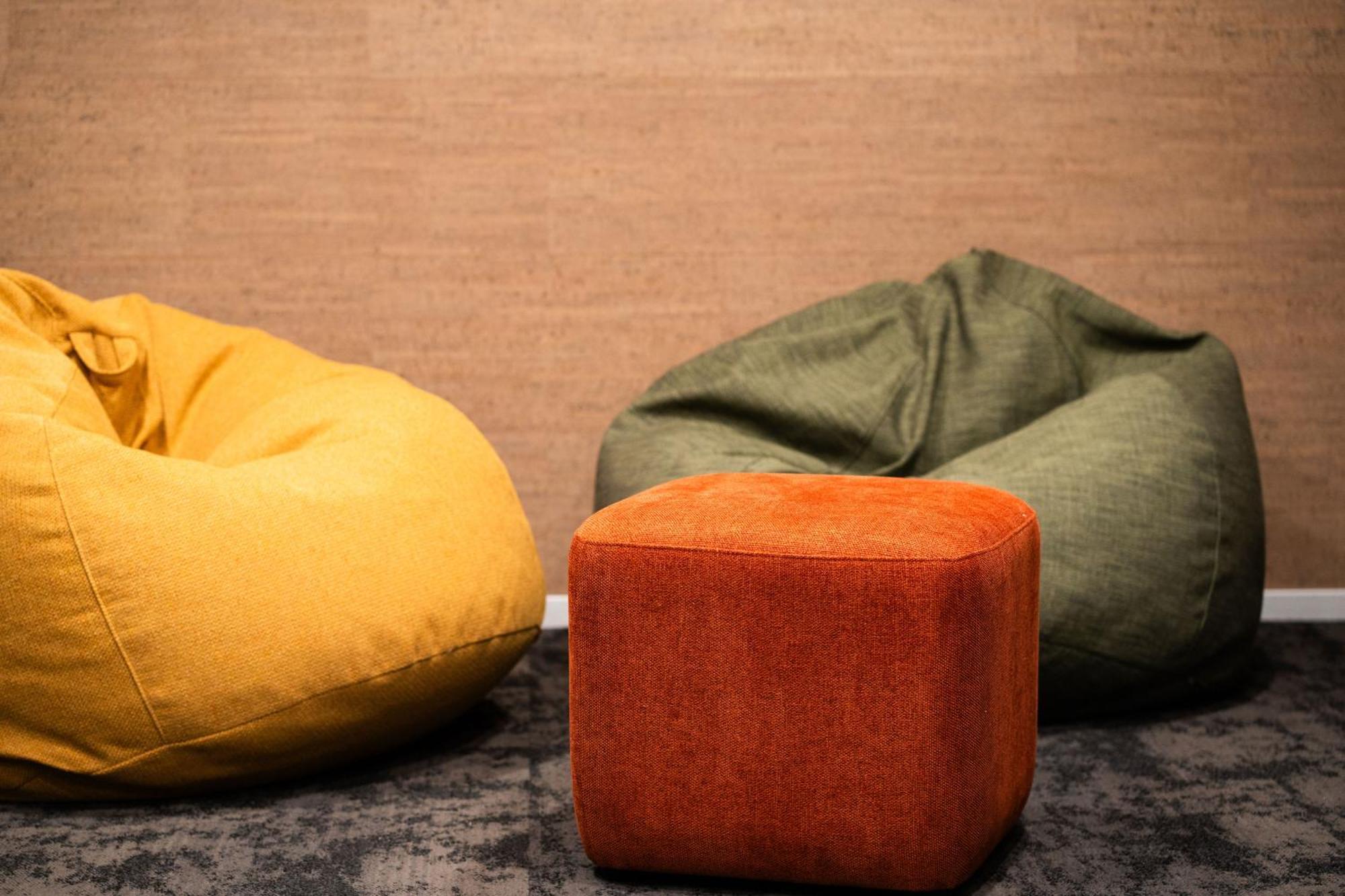 Haka House Wellington Vandrehjem Eksteriør billede Bean bag chairs